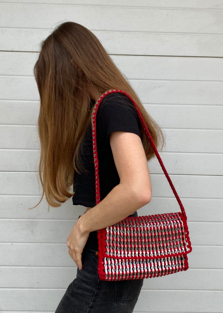 Bolso crochet chapas rojo