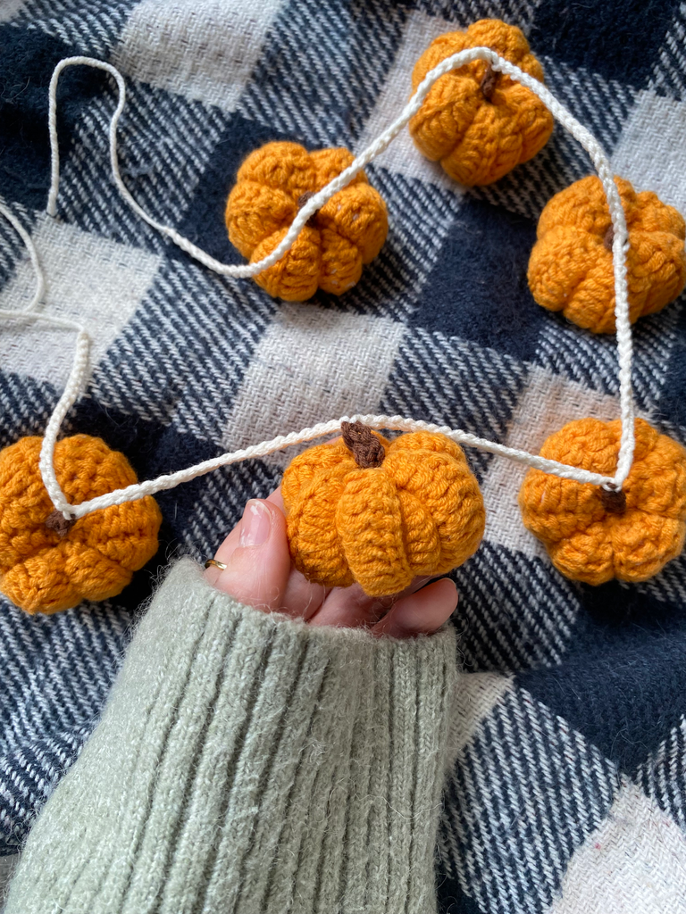 Guirnalda crochet calabazas