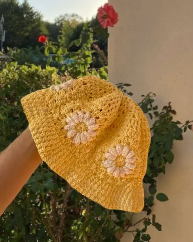 Gorro crochet margaritas amarillo