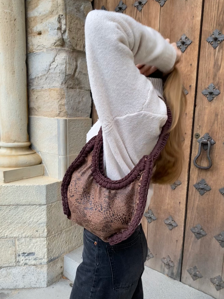 Bolso crochet trapillo serpiente