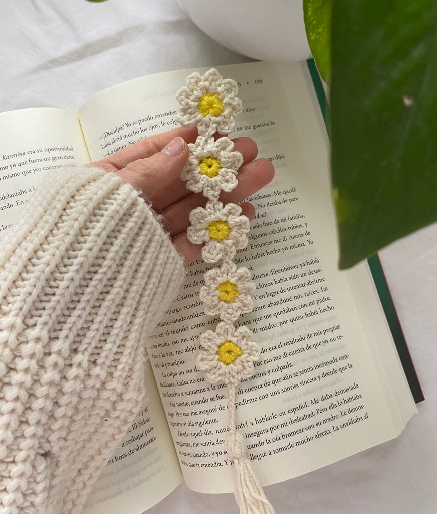 Marcapáginas crochet margarita